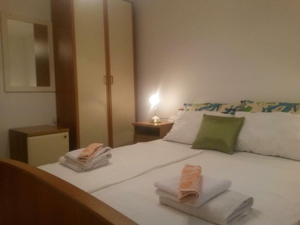 Apartmani Niessner Малинска Екстериор снимка